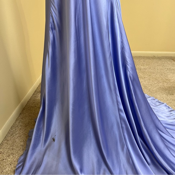 CACHE periwinkle 100% silk gown with train and pleating at hips - Picture 7 of 11